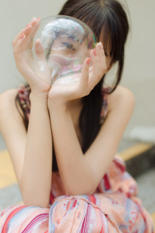丫鬟露出双乳让老爷玩弄